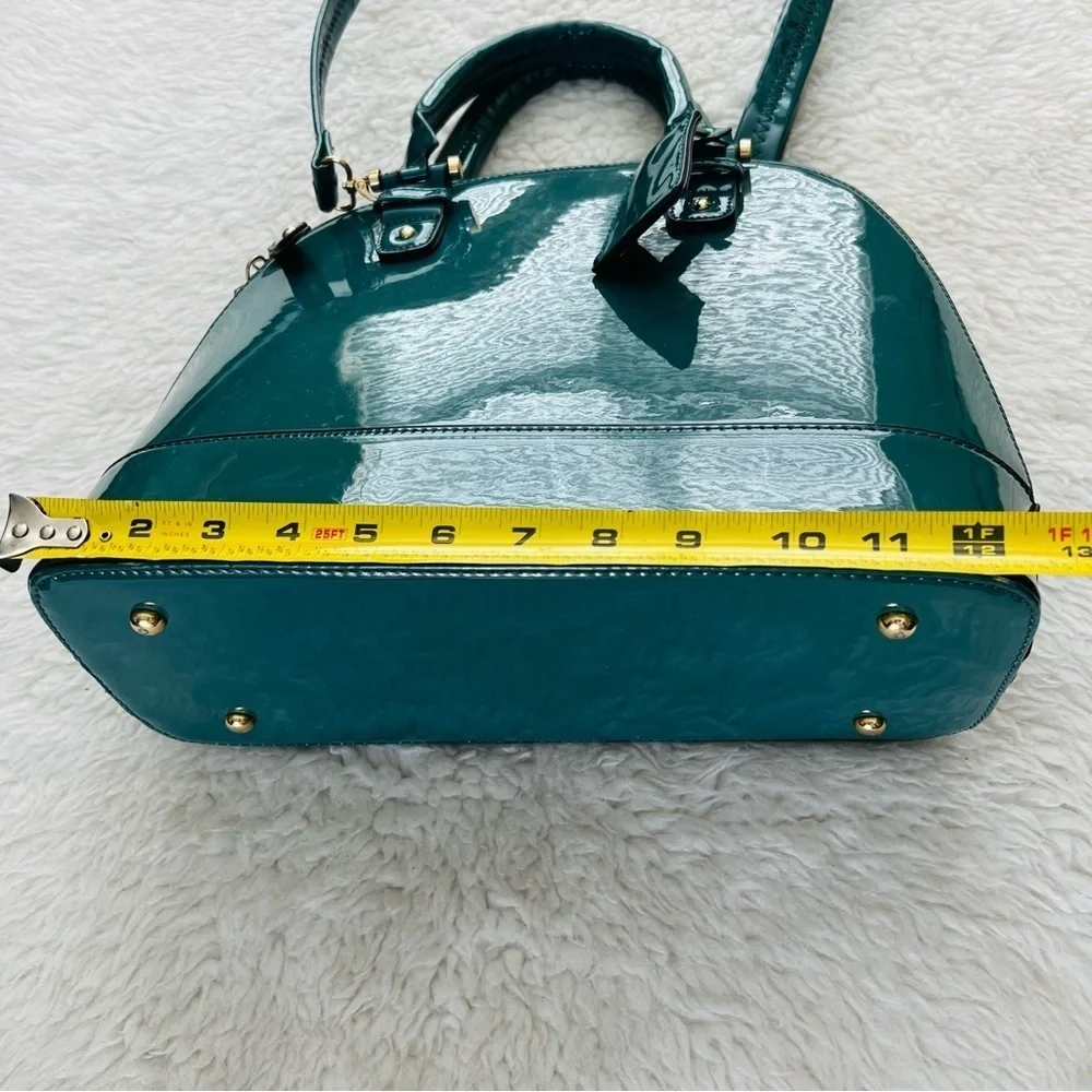 JustFab detachable bag